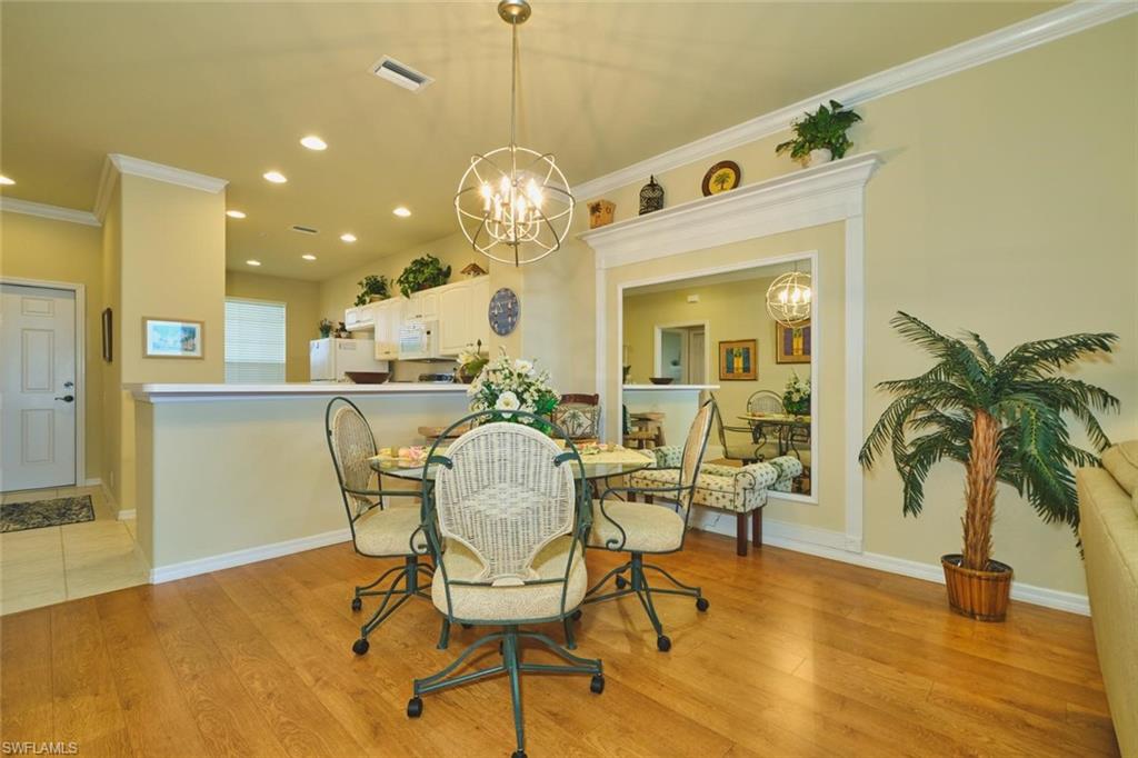 SUTTON WALK - Residential