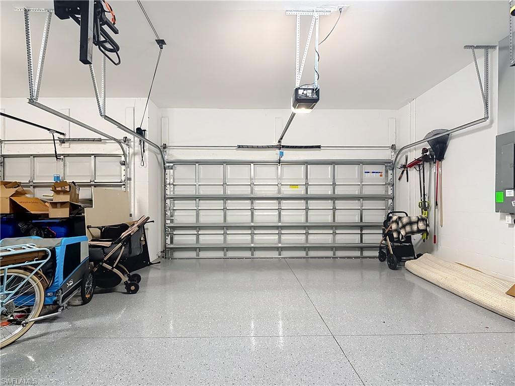 DEL WEBB OAK CREEK - Residential