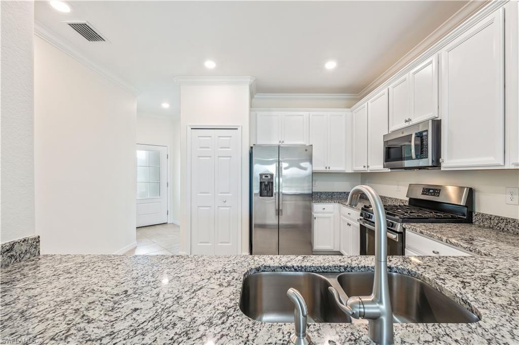 TRAILS EDGE - Residential Lease