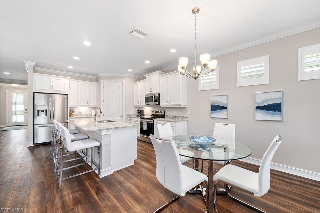 HALFMOON POINT - Residential