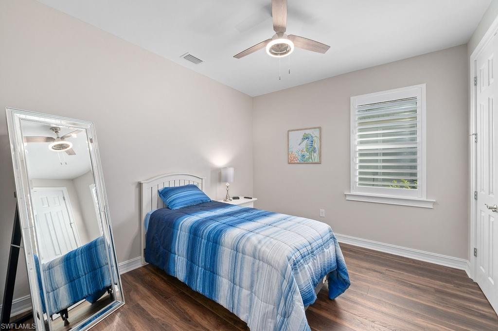 HALFMOON POINT - Residential