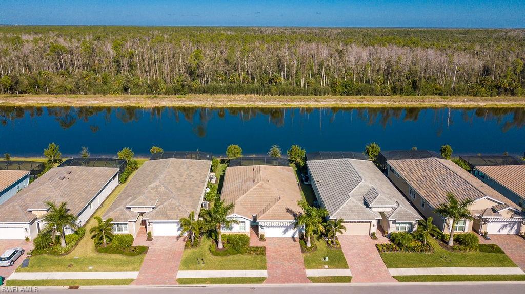 HALFMOON POINT - Residential