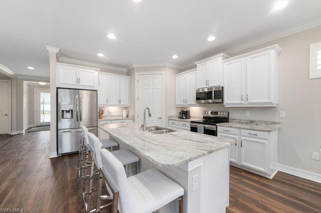 HALFMOON POINT - Residential