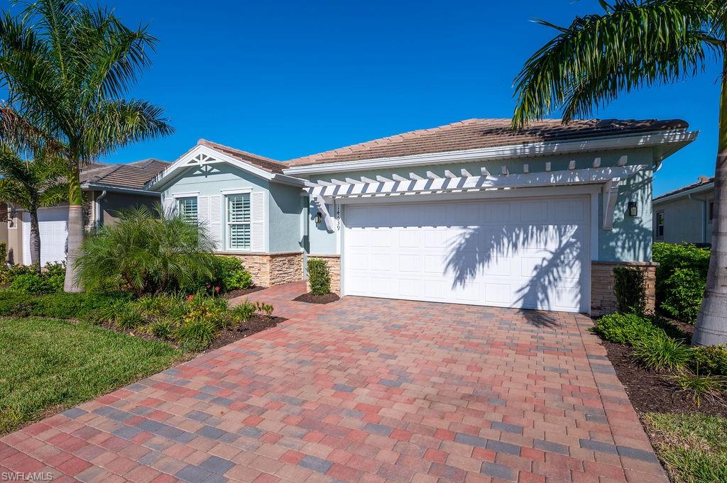 HALFMOON POINT - Residential