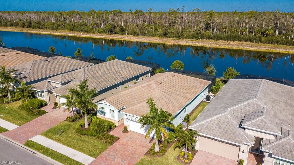 HALFMOON POINT - Residential