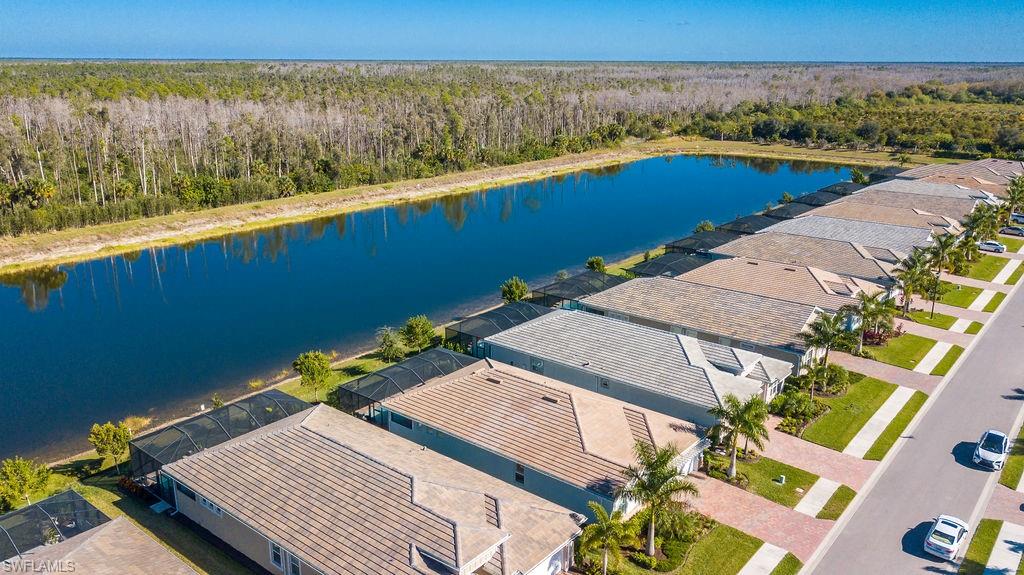 HALFMOON POINT - Residential