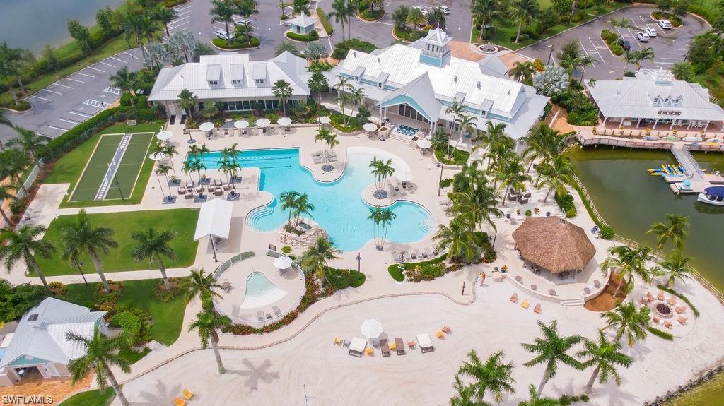 HALFMOON POINT - Residential