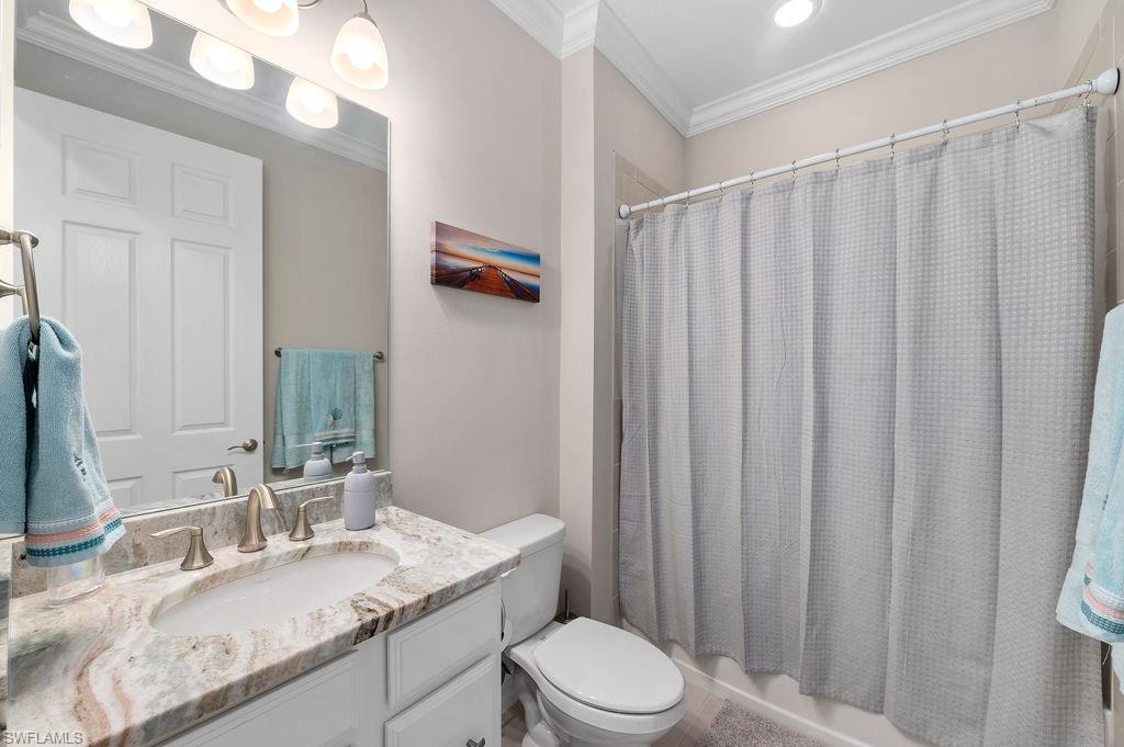 HALFMOON POINT - Residential