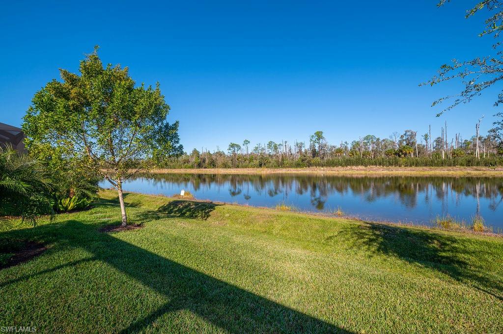 HALFMOON POINT - Residential