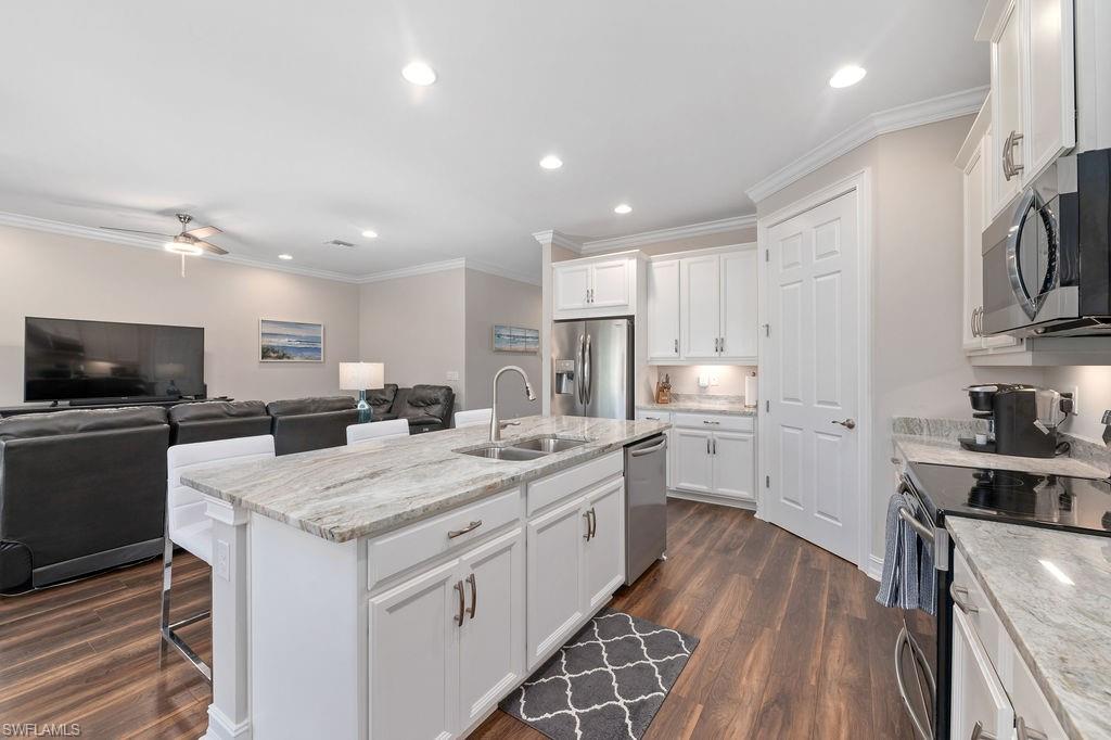 HALFMOON POINT - Residential