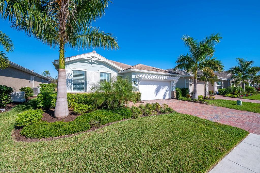 HALFMOON POINT - Residential