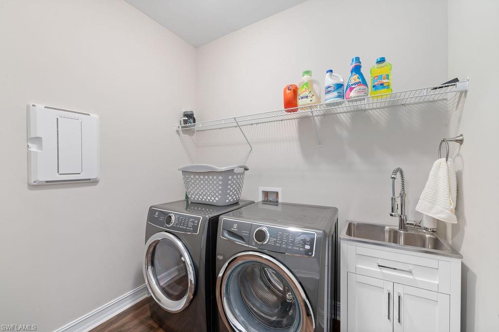 HALFMOON POINT - Residential