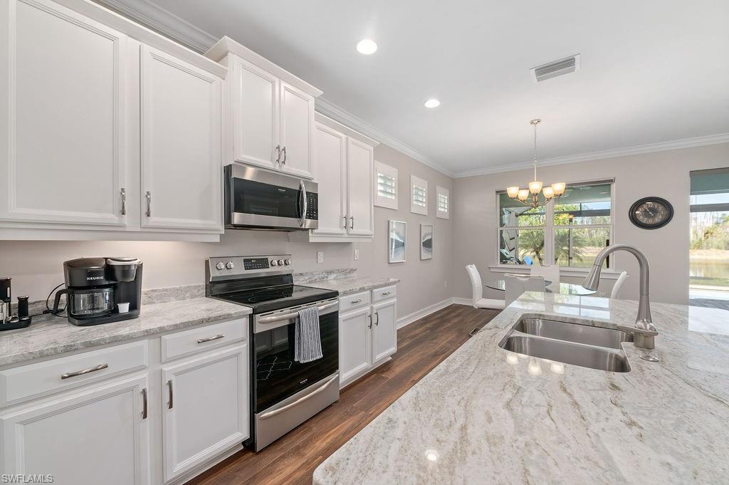 HALFMOON POINT - Residential