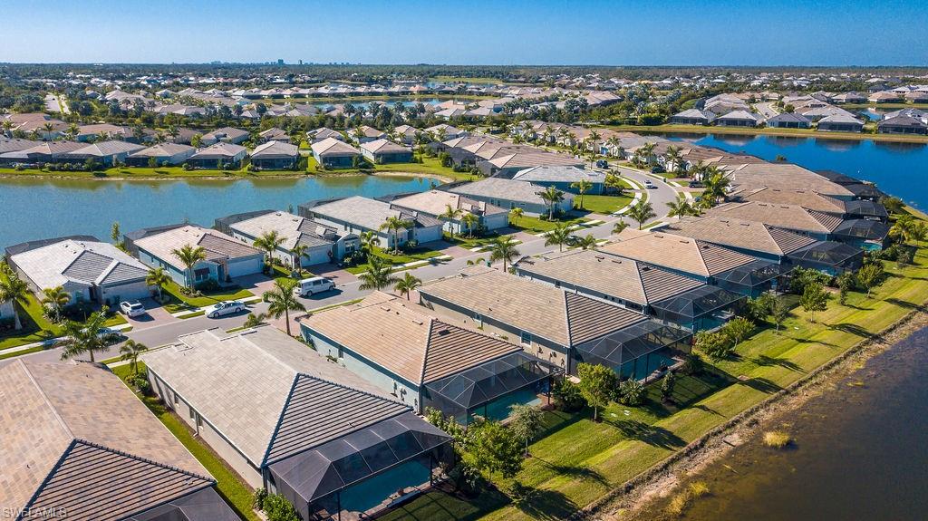 HALFMOON POINT - Residential