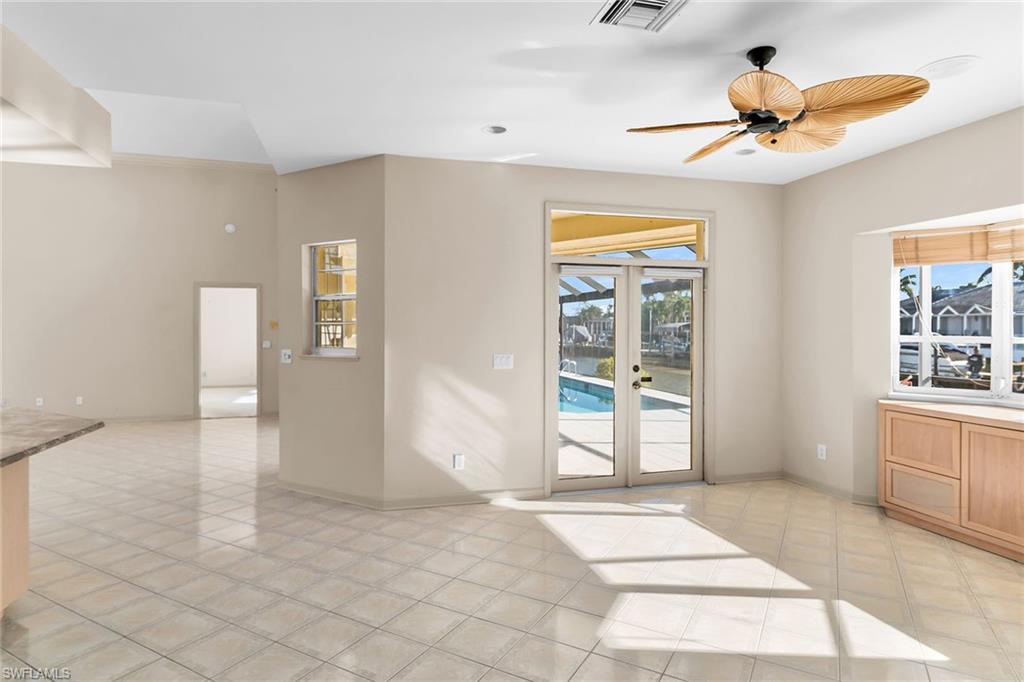 MARCO BEACH - Residential