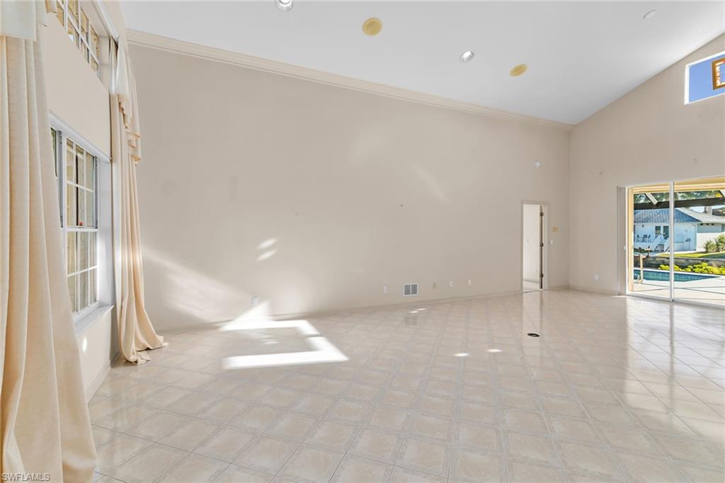 MARCO BEACH - Residential