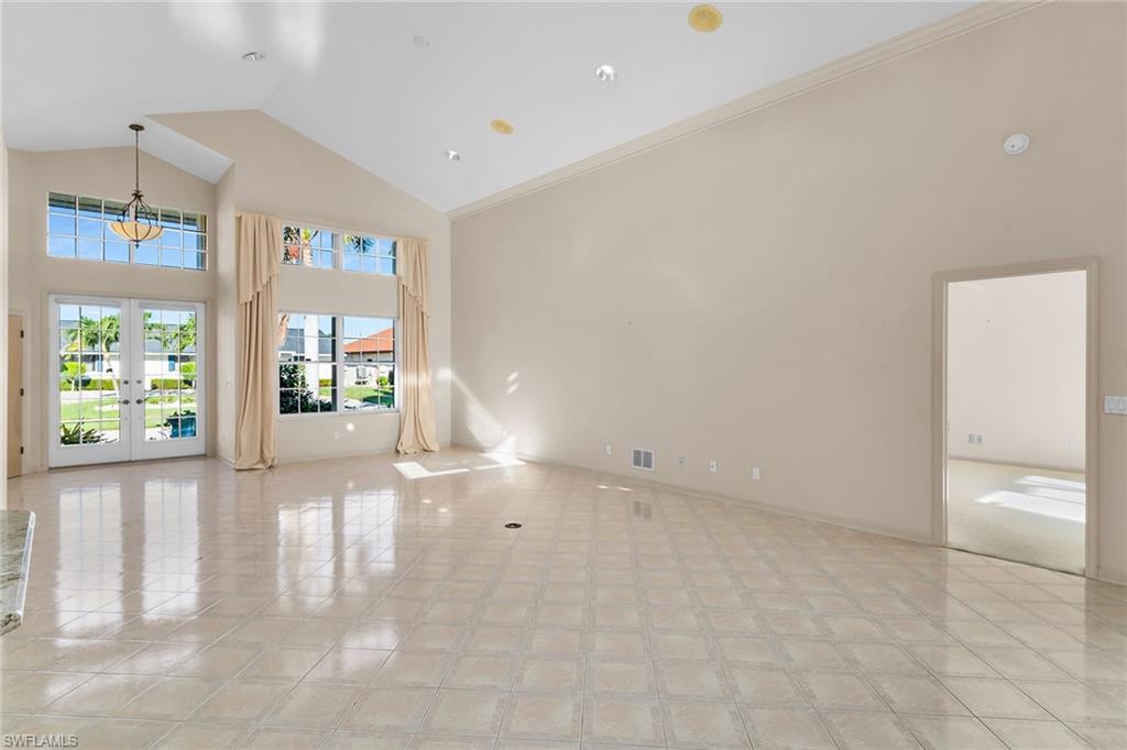 MARCO BEACH - Residential