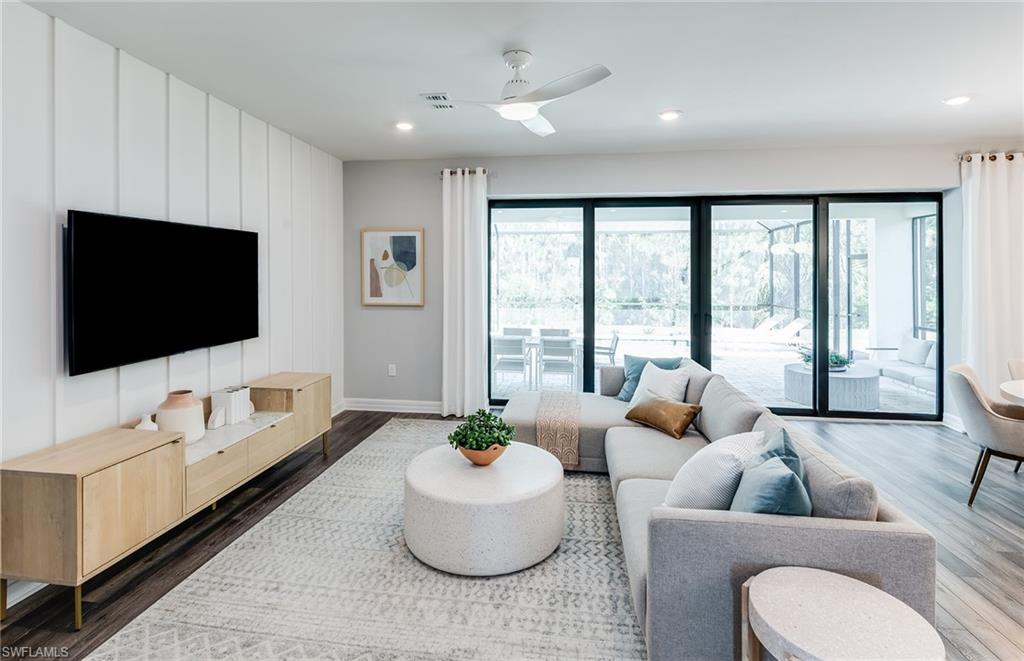 WHISPERING LAKES - Residential