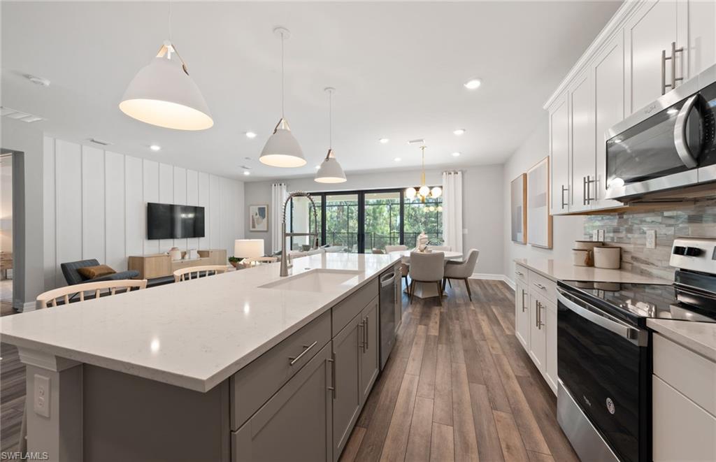 WHISPERING LAKES - Residential