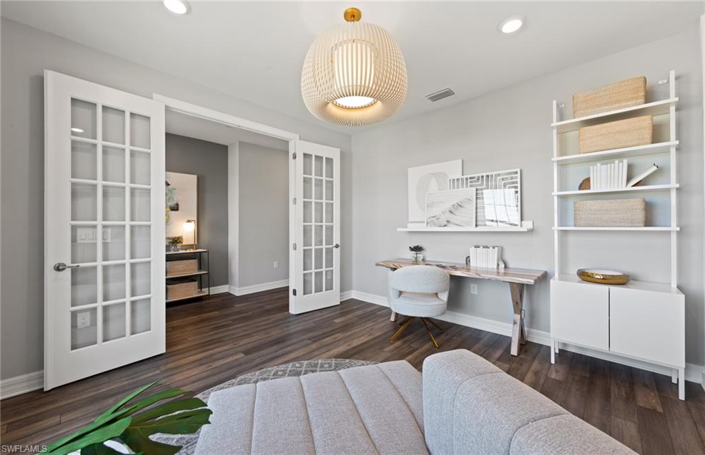 WHISPERING LAKES - Residential