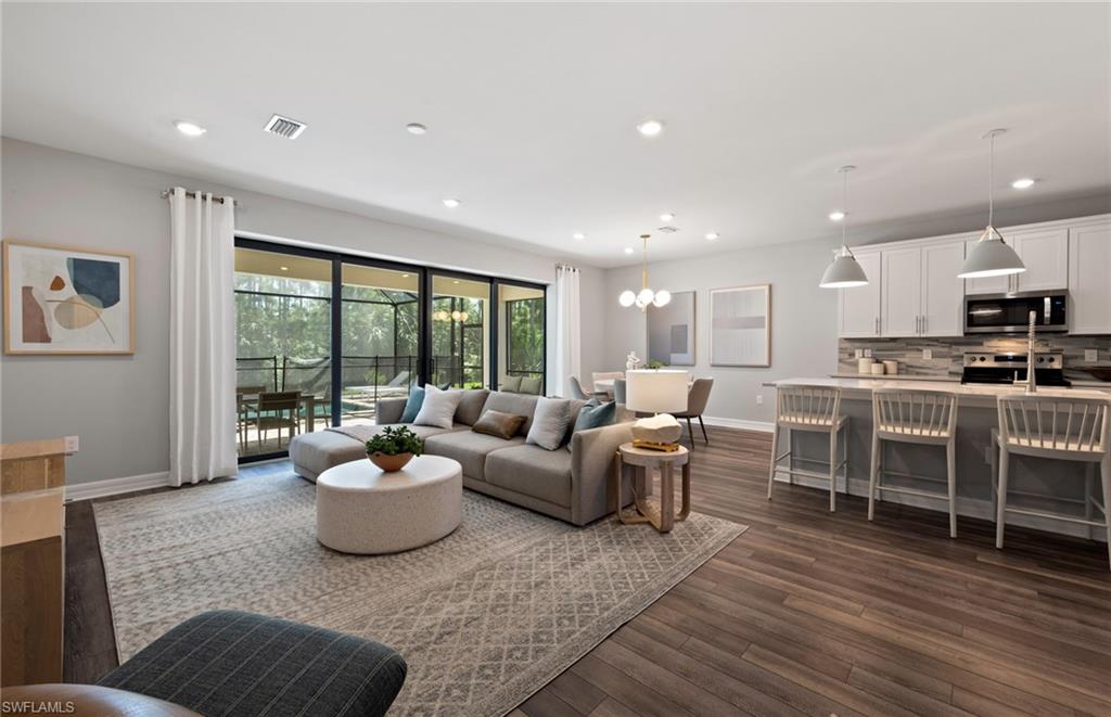 WHISPERING LAKES - Residential