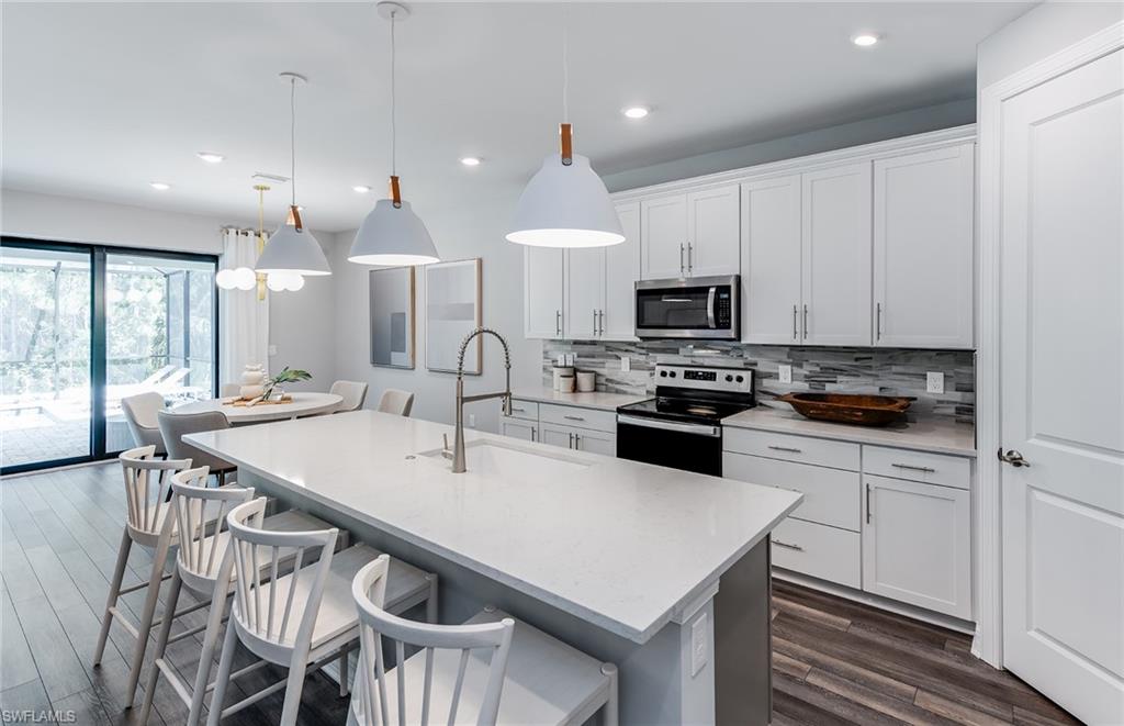 WHISPERING LAKES - Residential