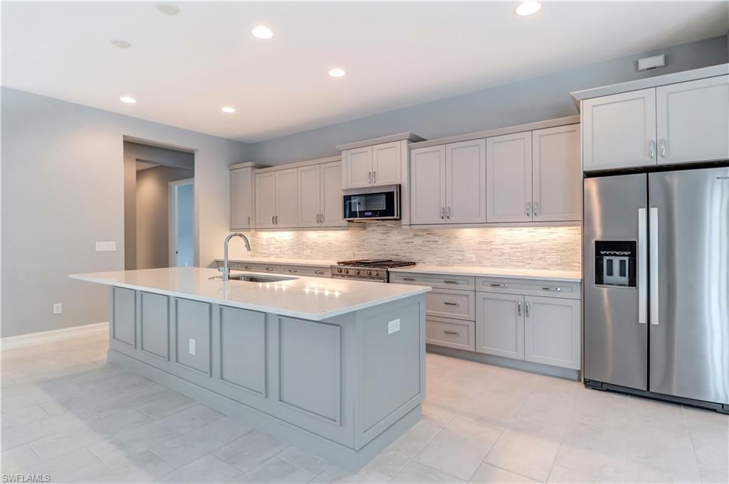 HIDDEN HARBOR - Residential