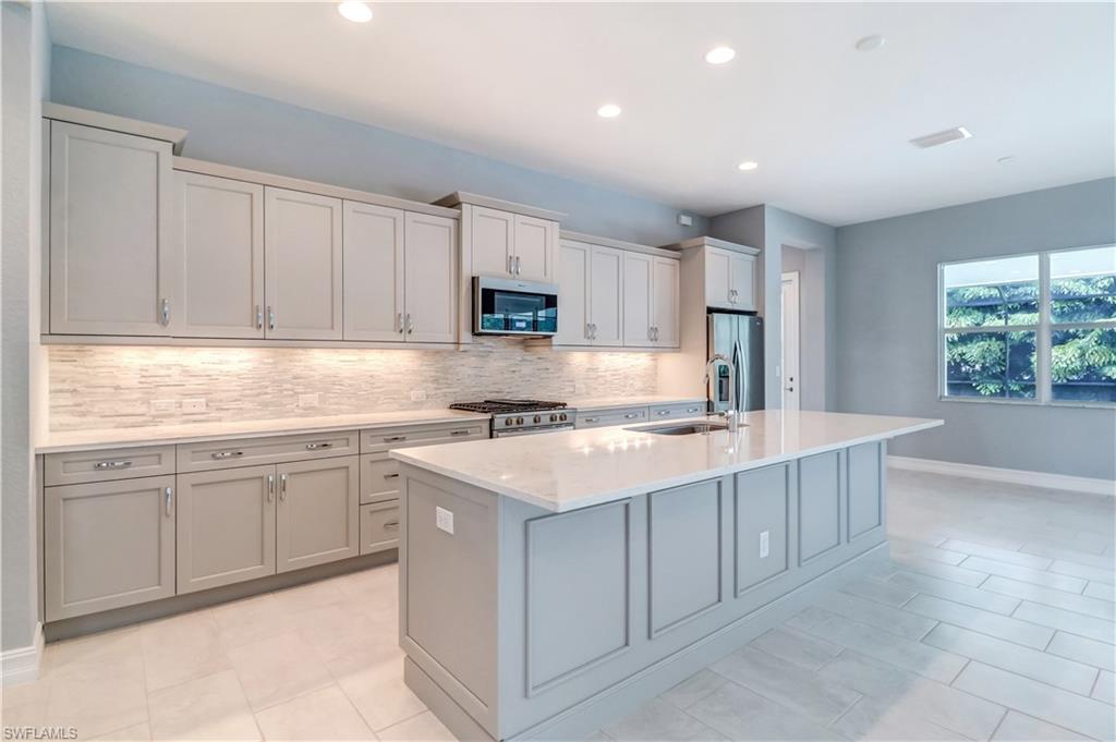 HIDDEN HARBOR - Residential