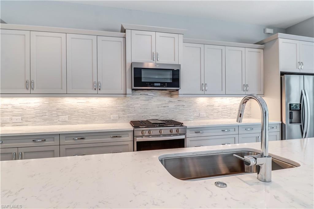 HIDDEN HARBOR - Residential