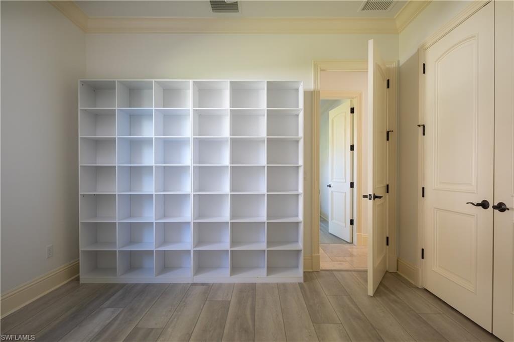 RIVERBROOKE - Residential