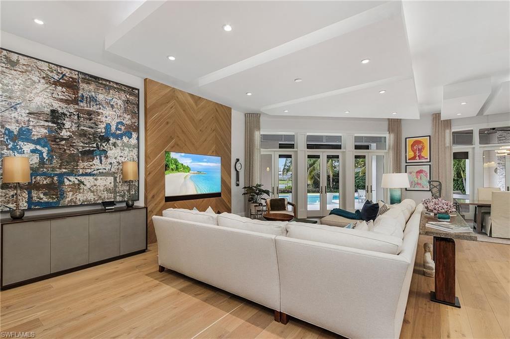 PARK SHORE - Residential