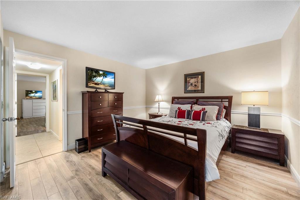 LAKEWOOD VILLAS - Residential