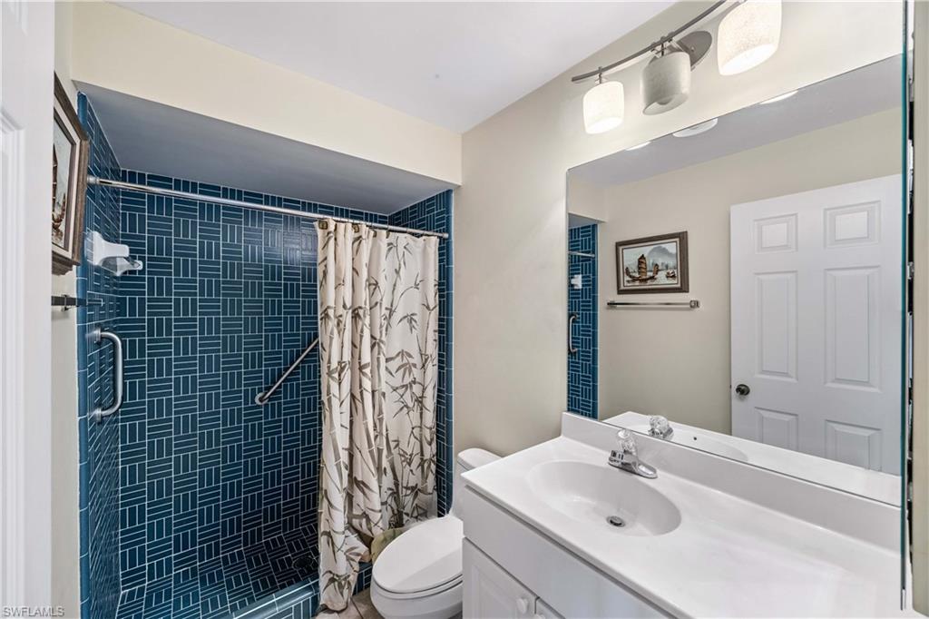 LAKEWOOD VILLAS - Residential