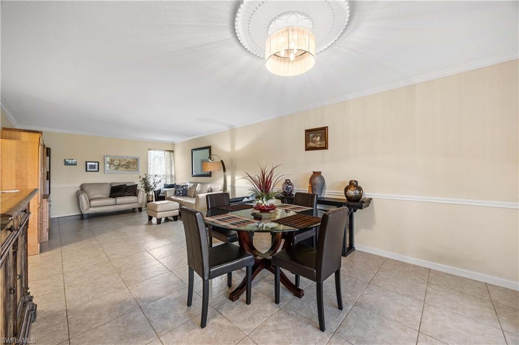 LAKEWOOD VILLAS - Residential