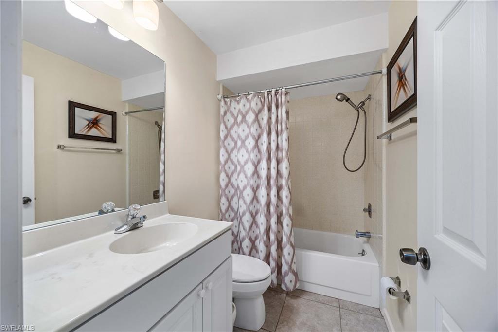 LAKEWOOD VILLAS - Residential