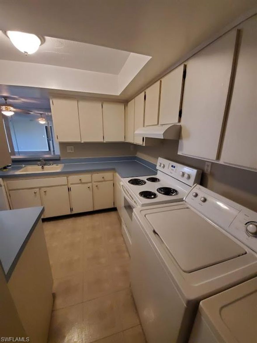 HOT DEAL! Investor Alert! 2nd Floor Unit with Elevator Access. Tenant in place until end of Feb 2022. Tenant willing to stay for renewal. 
Great building that is freshly painted with elevator, a new roof, renovated pool and new carports. Golf Course is PUBLIC on the back and is pay as you play - NO membership required. Opportunity knocks... Grab your investment today!