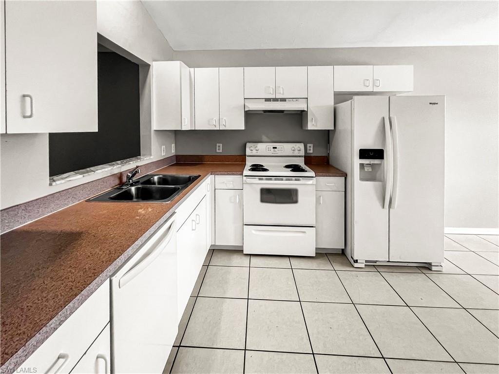 SUNNY PALMS CONDO - Residential Lease