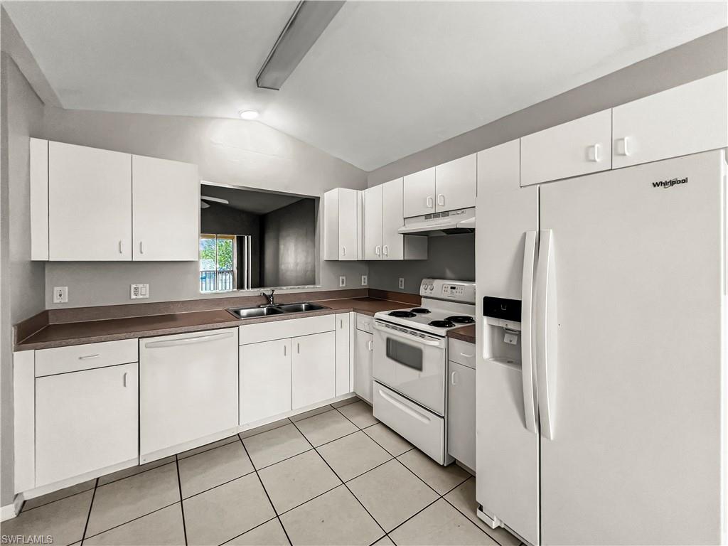 SUNNY PALMS CONDO - Residential Lease