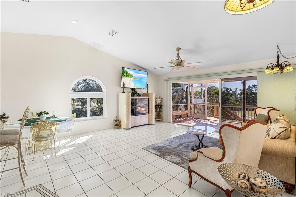 PALM TREE HARBORS - Residential