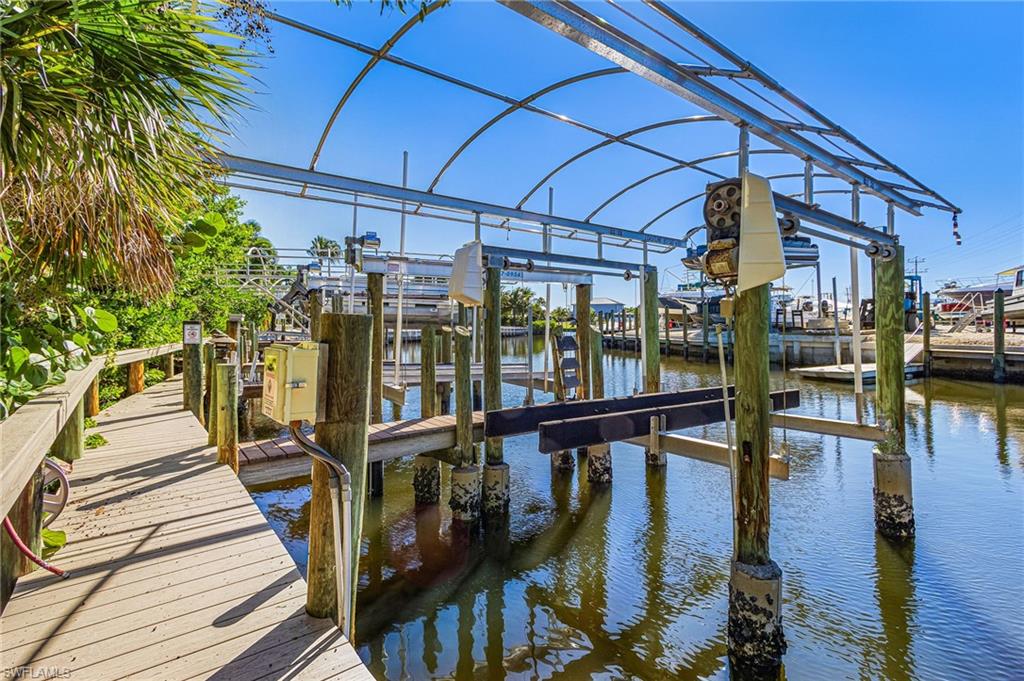 PALM TREE HARBORS - Residential