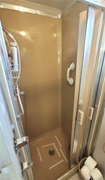 LAZY DAYS MOBILE VILLAGE - Residential