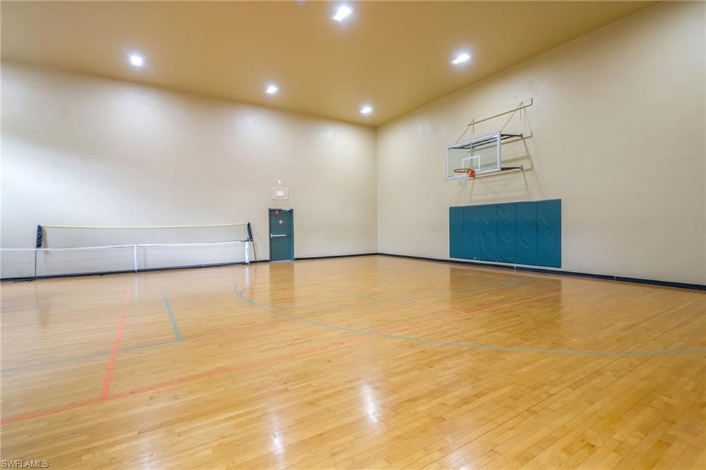 ROYAL GREENS - Residential