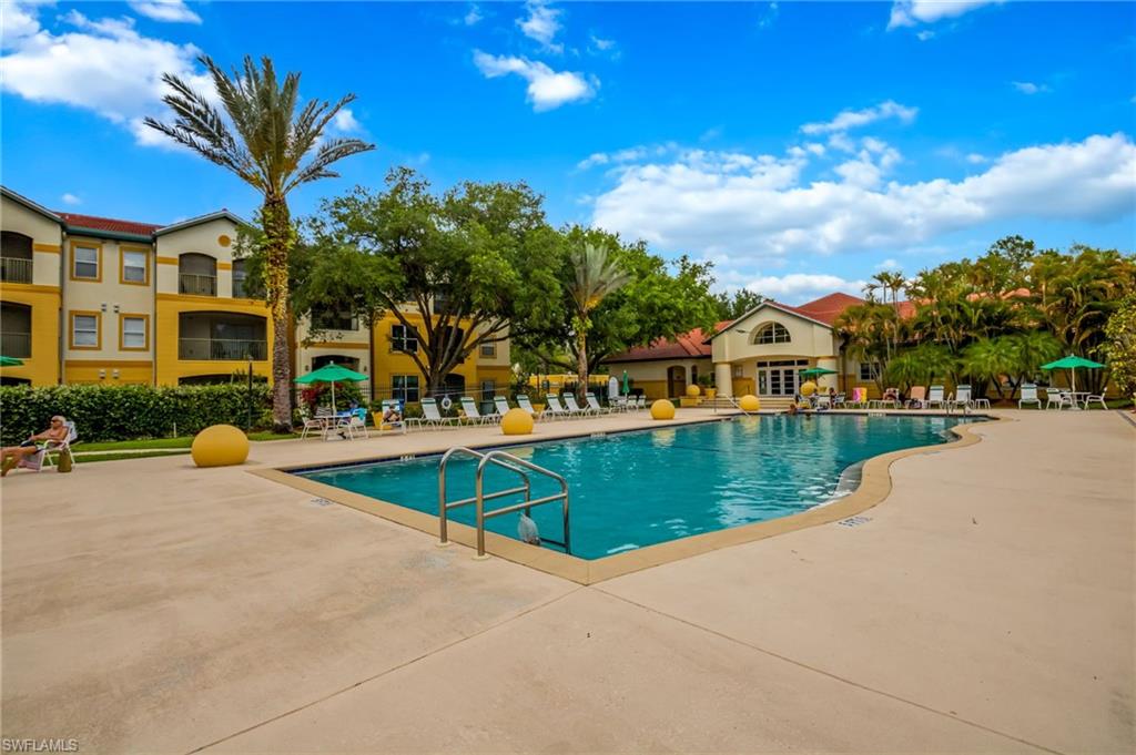 ROYAL GREENS - Residential