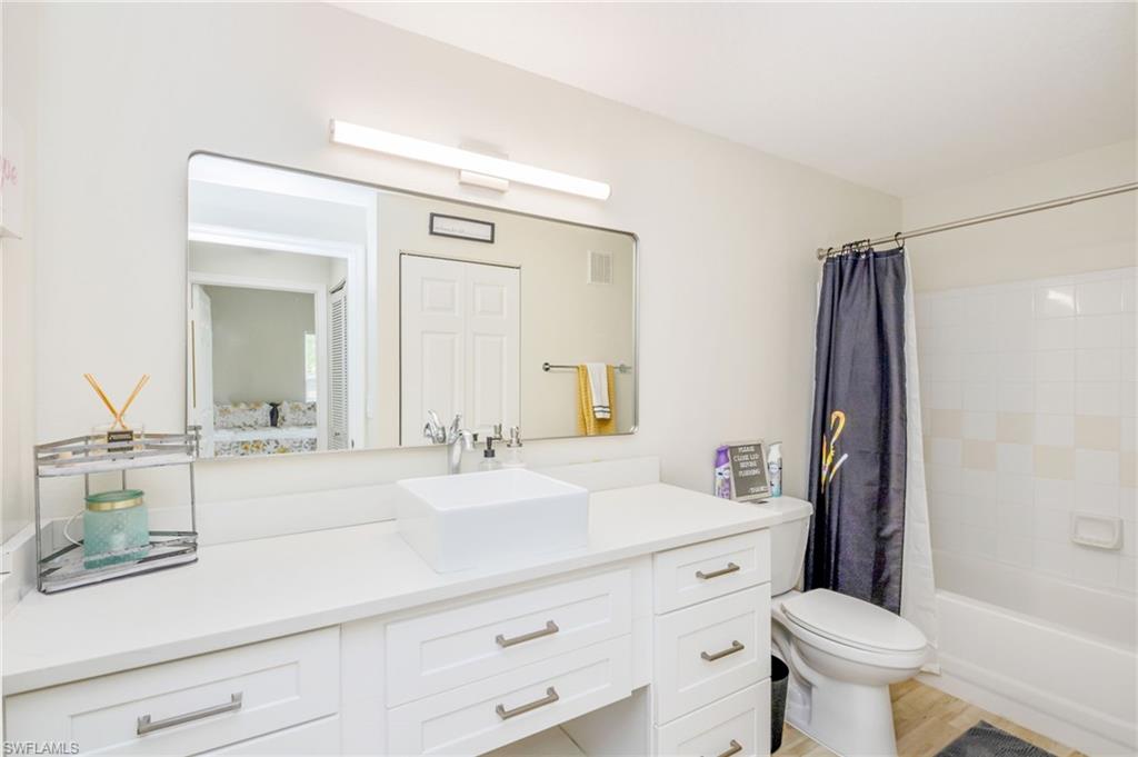 ROYAL GREENS - Residential