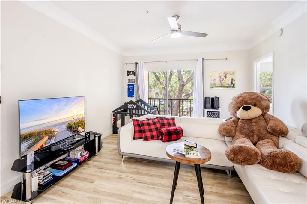 ROYAL GREENS - Residential