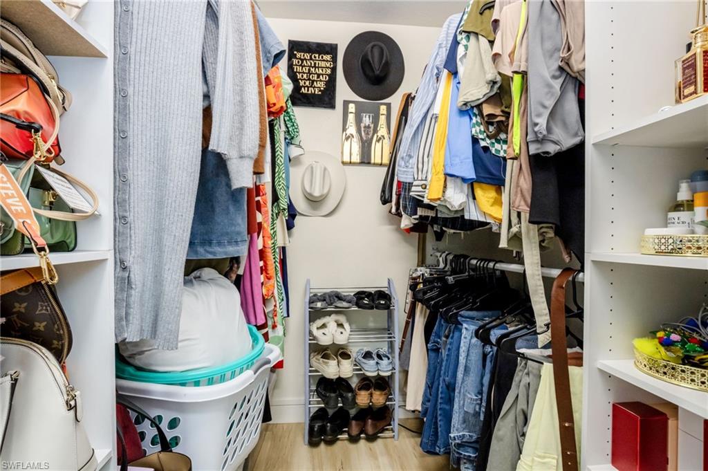 ROYAL GREENS - Residential