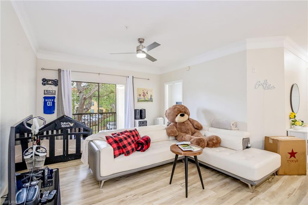 ROYAL GREENS - Residential