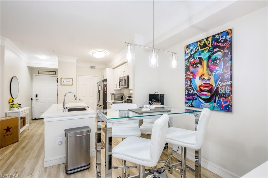 ROYAL GREENS - Residential