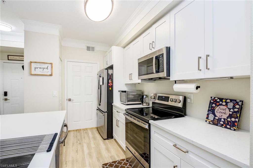 ROYAL GREENS - Residential