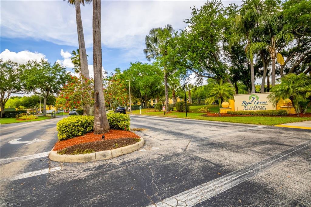 ROYAL GREENS - Residential